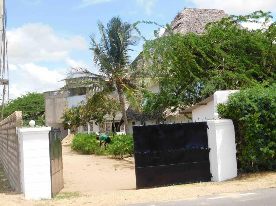 Holiday Home In Malindi Mambrui ภายนอก รูปภาพ
